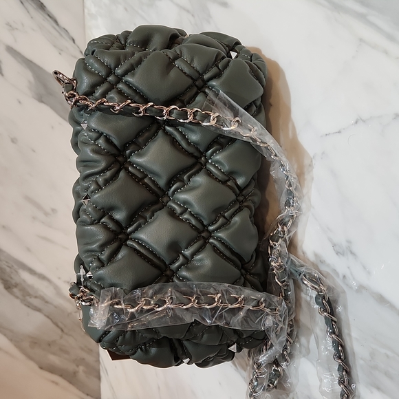 JustFab quilted crossbody bag - Picture 3 of 6
